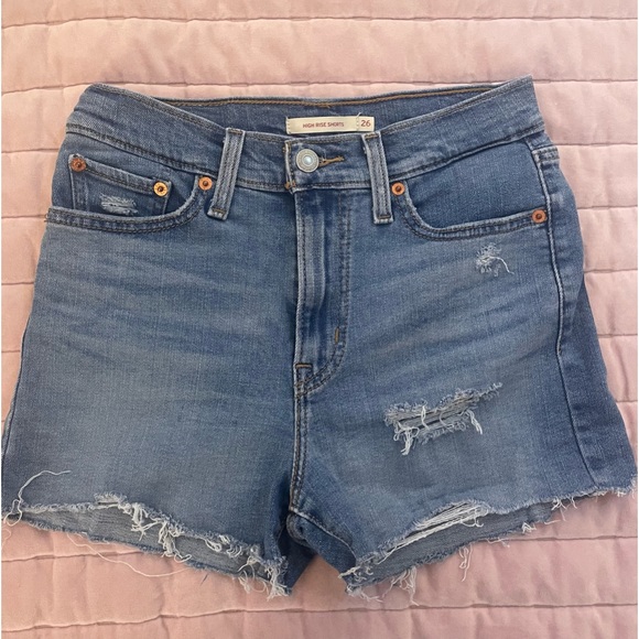 Levi’s High Rise Jean Shorts - Picture 1 of 2